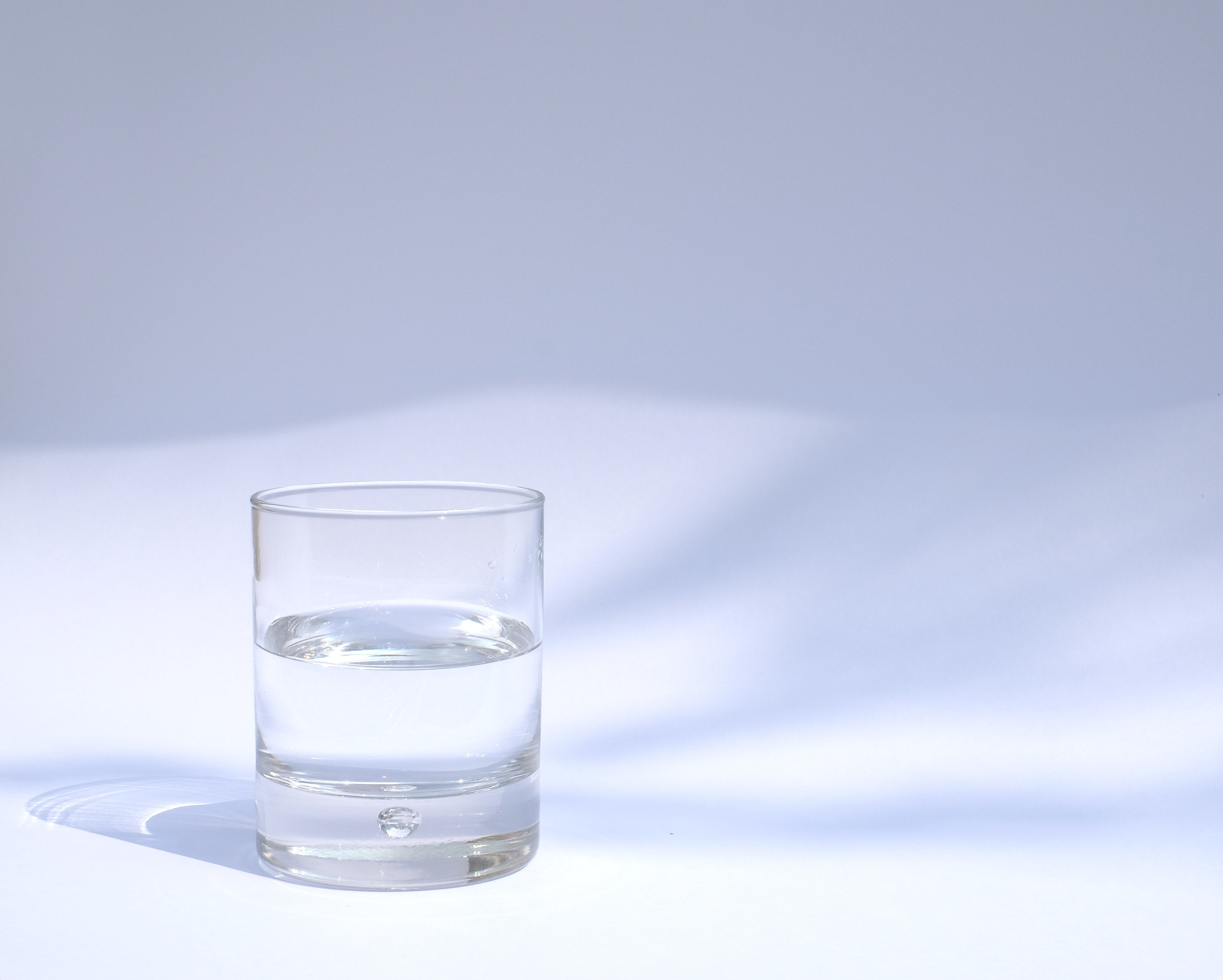 Cold Water vs Room Temperature: Which is Better Drinking